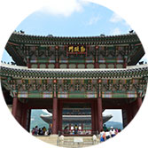 旅行先の写真もすぐにSNSで共有 旅行先の写真もすぐにSNSで共有